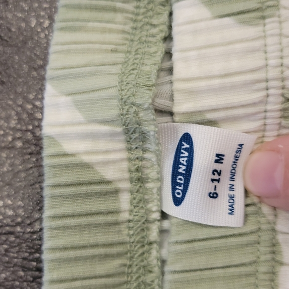 OLD Navy outfit - Picture 4 of 7